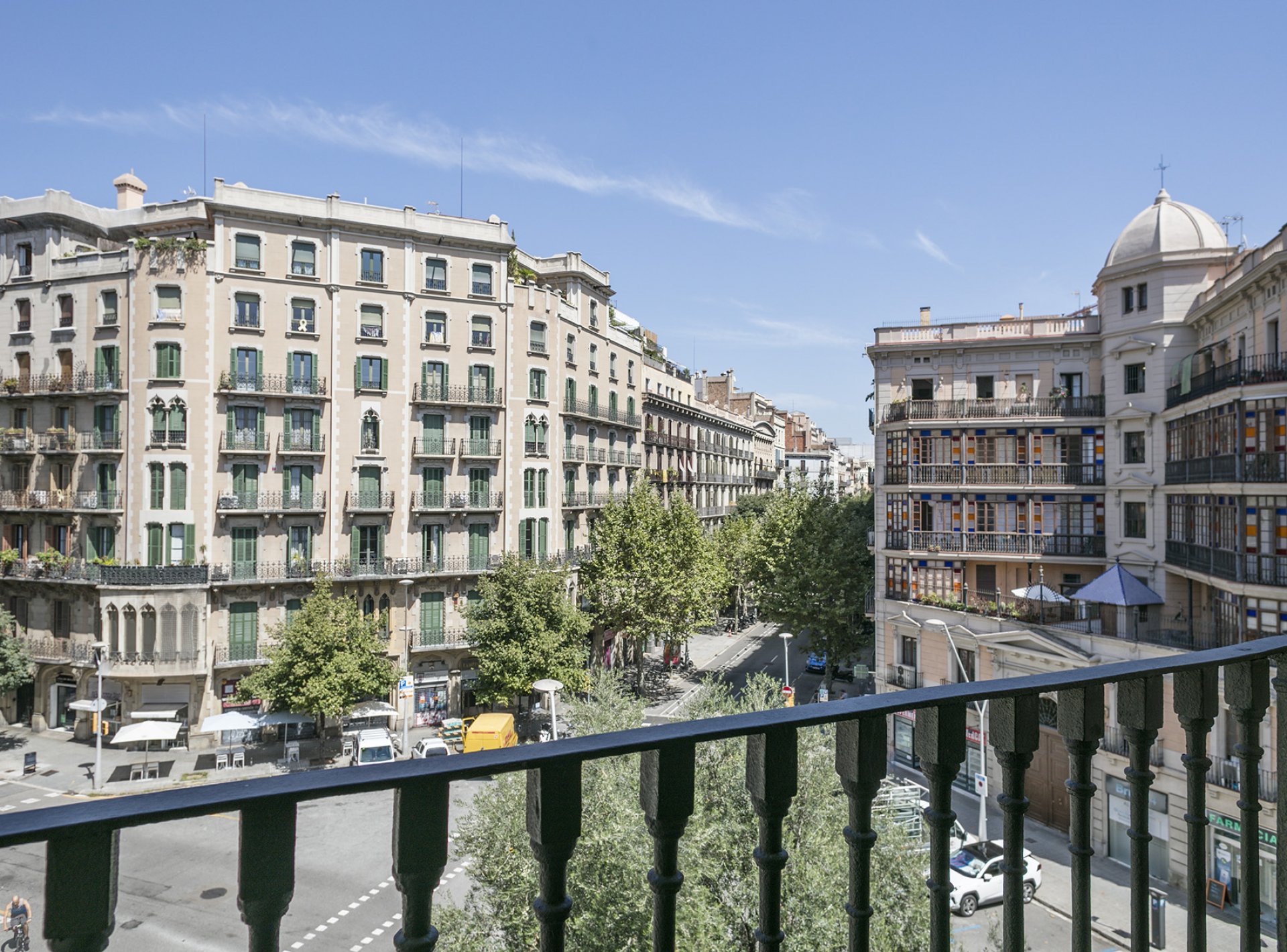 barcelona-midtown_gaudí_768423DF-824D-6B5E-02F9-8CF016F785B7-33