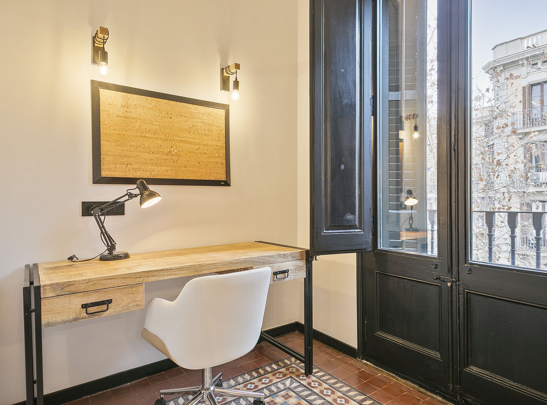 barcelona-amplia_habitación_en_coliving_655E68D1-60B5-C54B-9228-21F89A048290-2