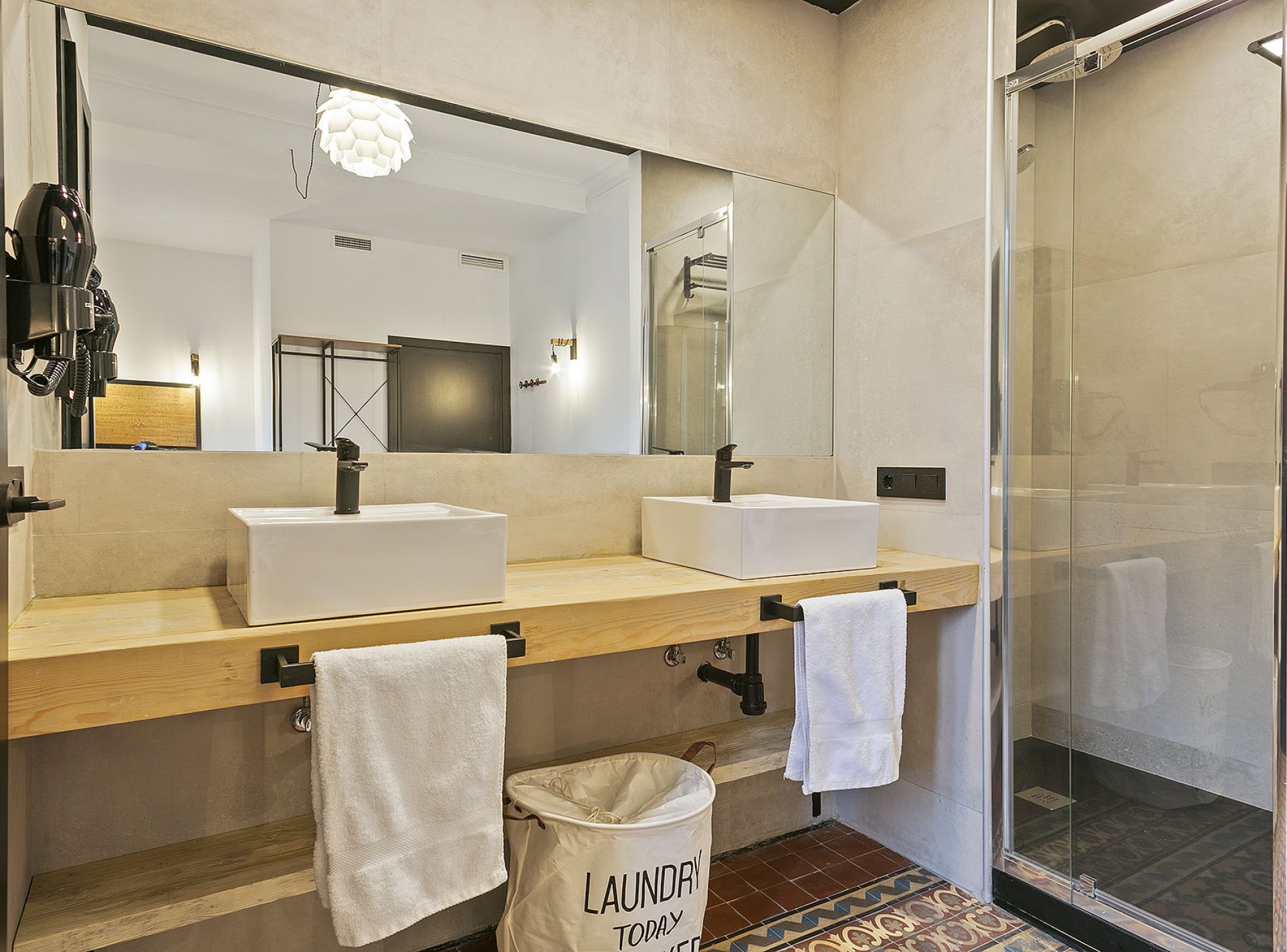 barcelona-amplia_habitación_en_coliving_E568E1D6-B363-BB7B-3E71-50485B3433B8-4
